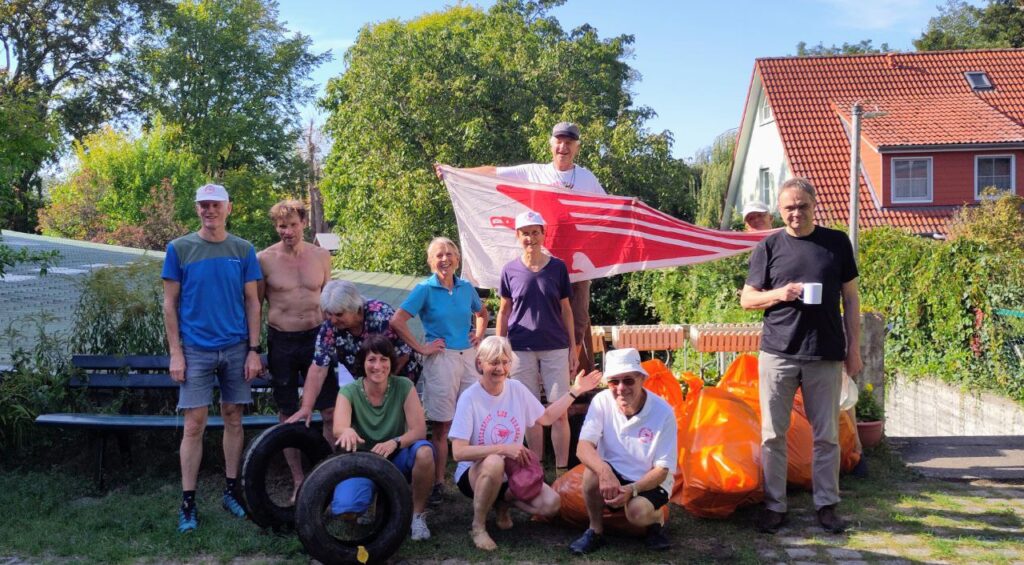 Kurmark_Paddler*innen bei Müllsammel- Aktion